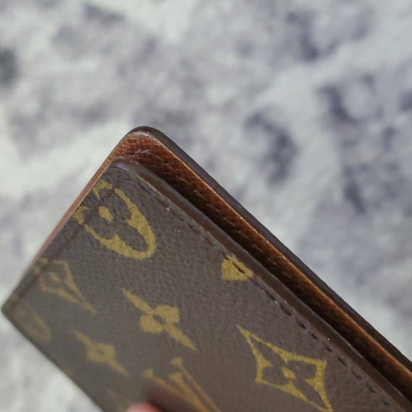 Authentic Louis Vuitton ID/Cardholder Preloved Monogram - Picture 8 of 15
